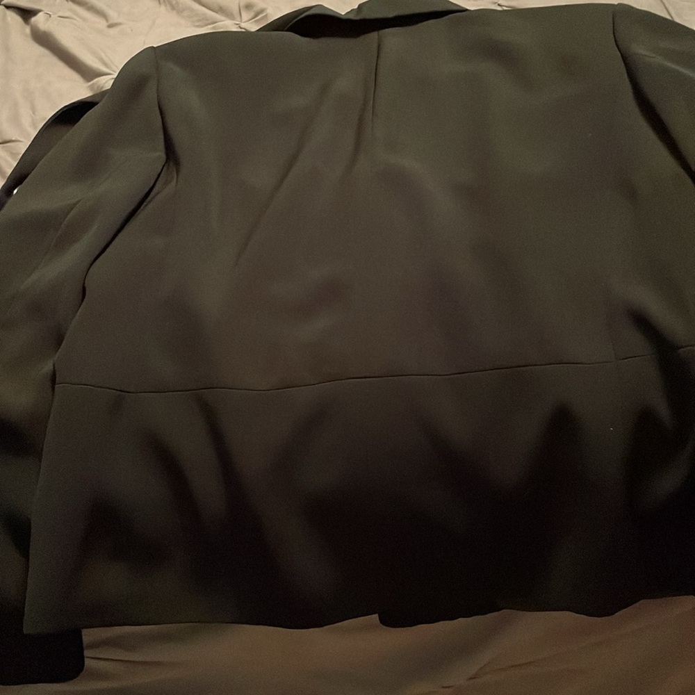 Smart, Comfortable, Professional Blazer - image 5